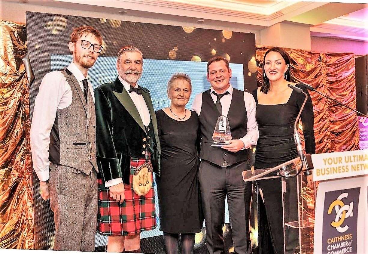 Young Business of the Year Award at the Norseman Hotel in Wick. From left, Puldagon chef Josh Tanswell, Lord Thurso, Greg's mum Kathleen Hooker, Greg Hooker and his partner Terri Watt. Picture: Studiograff Photo